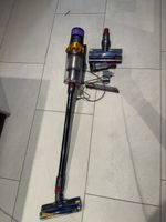 Staubsauger Dyson V15 Detect mit Zubehör gebrauchter Zustand