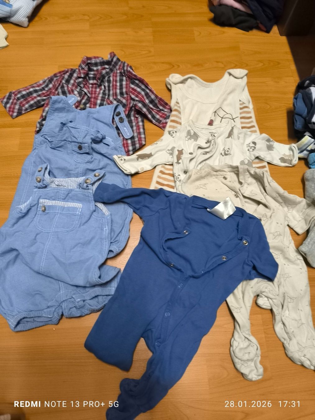 Lotti & Set di vestiti: Babykleider Grösse 50/56 – Usato da Jona venduto da mi2020 1
