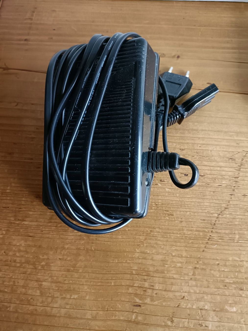 Singer Macchine da cucire: Singer Nähmaschine, Mode, Modell 9020 – Usato da Embrach venduto da Illingen13 8
