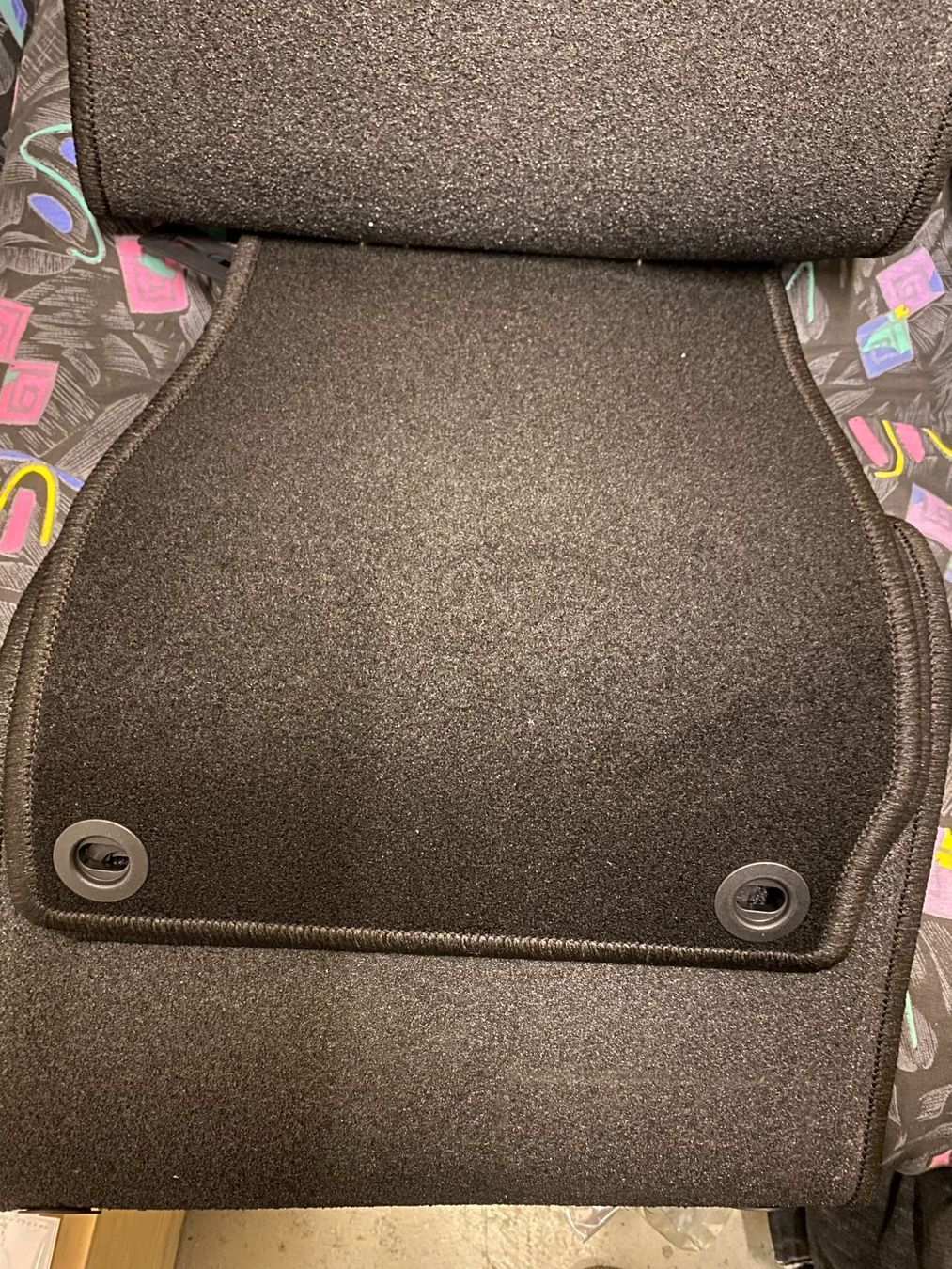 BMW Tappeti & Tappetini: Neuware! Textilfussmatten Teppich BMW E30 Cabrio M Technik – Nuovo e nell'imballaggio originale da Winikon venduto da cabriofan01 1