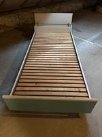 Lit et commode