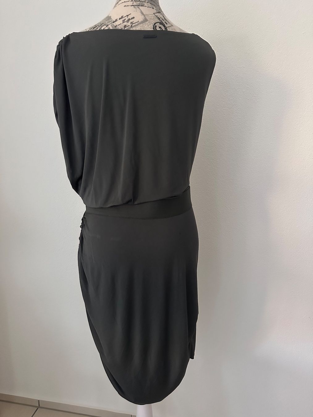 Vestiti: Globus Kleid Grosse 36 – Usato da Alpnach Dorf venduto da ljusja 3