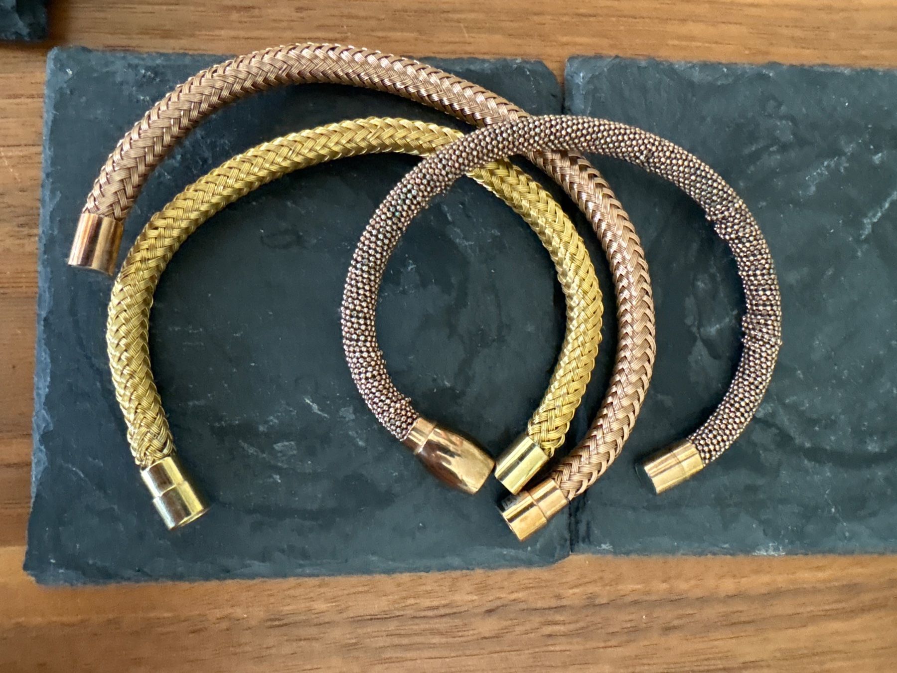 Bracciali & Braccialetti: 4 Armreifen New One by Shullin – Usato da Mellingen venduto da mus_n5hr 8