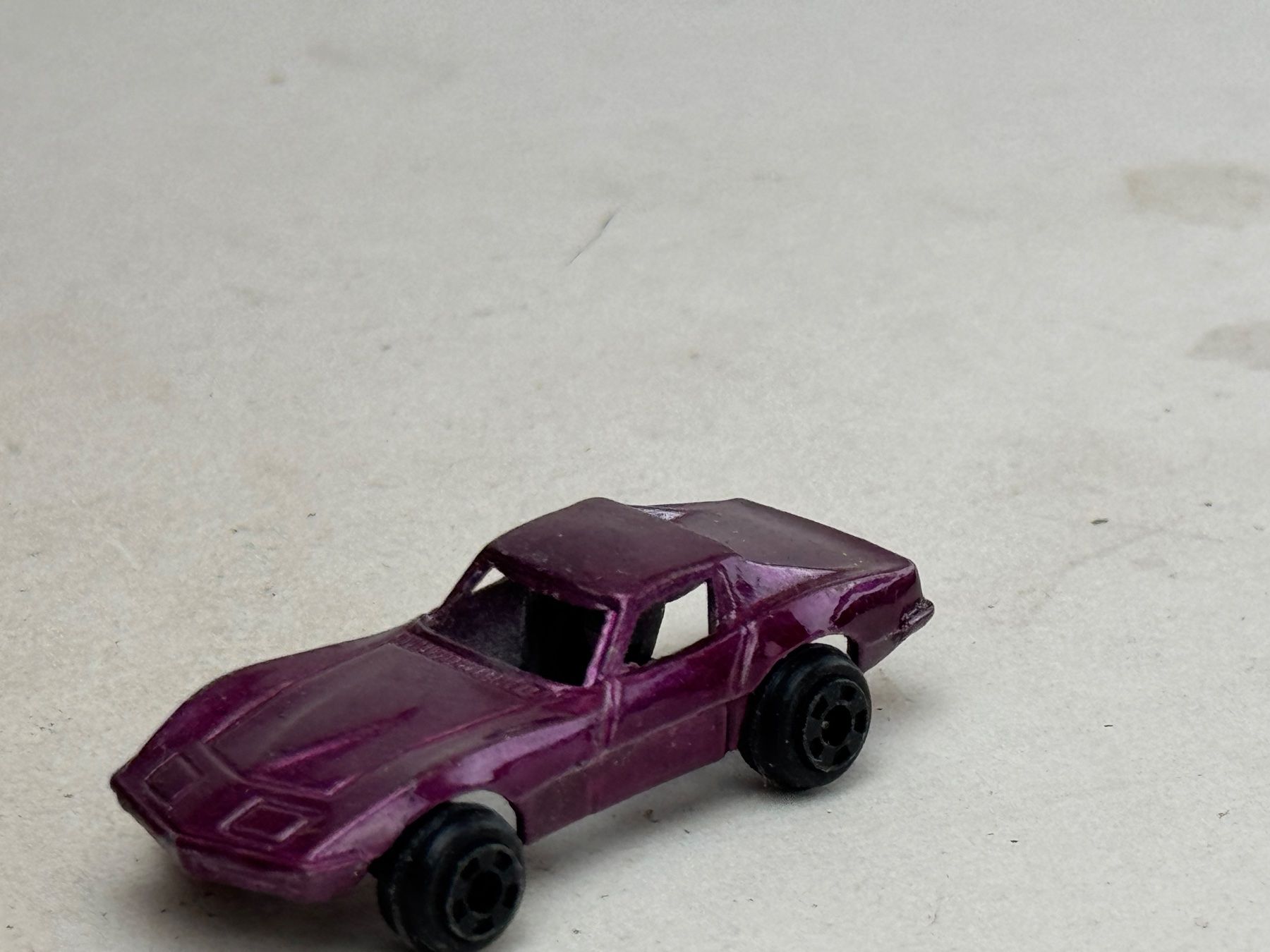 Jeep Modellini d'auto: GB5- Metallmodell Corvette Stingray violett – Usato da Elm venduto da Wikmtz
