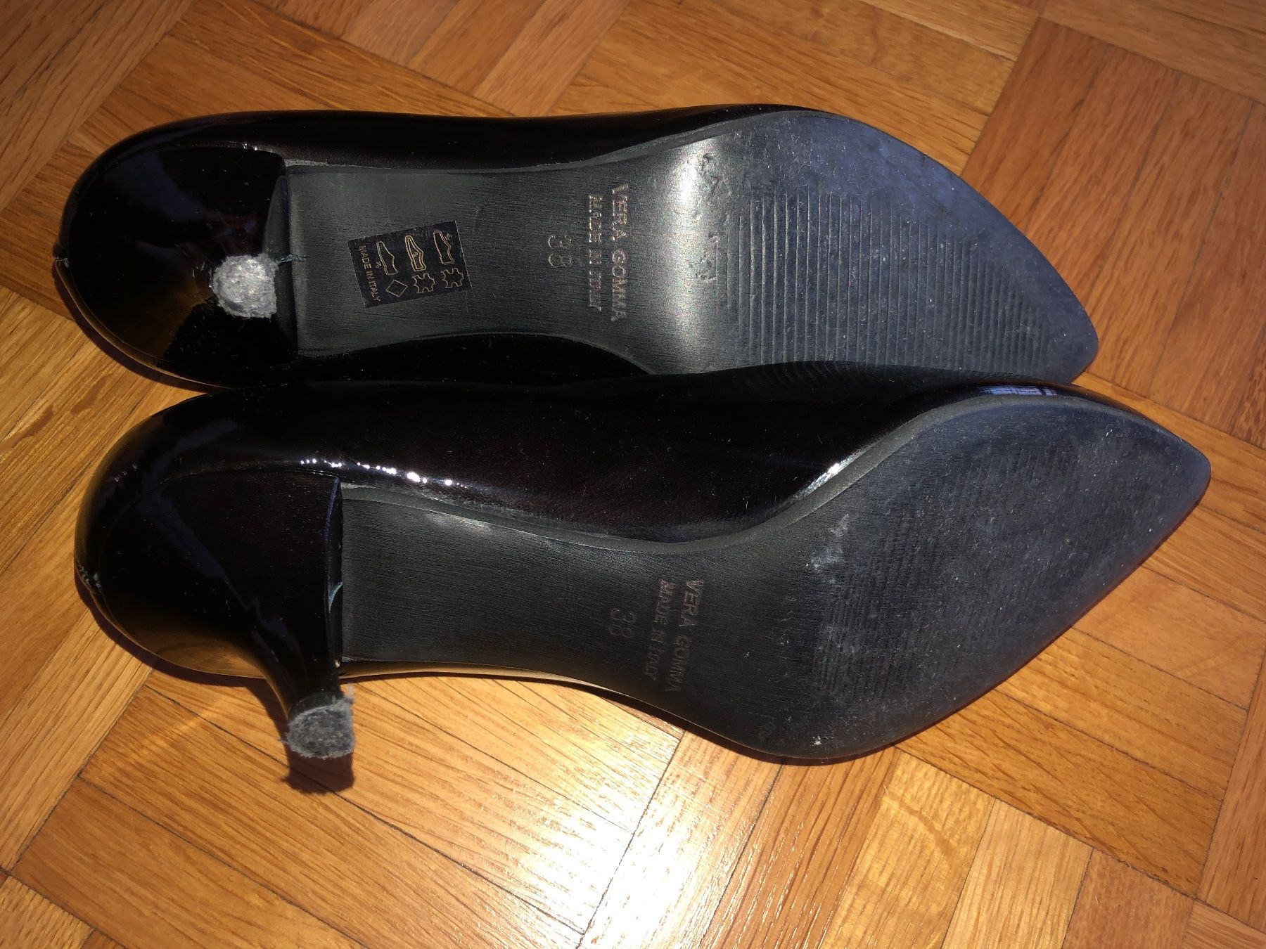 Scarpe da donna: Schuhe Pumps Lackleder Gr 38 – Usato da Zug venduto da estarthyme 3