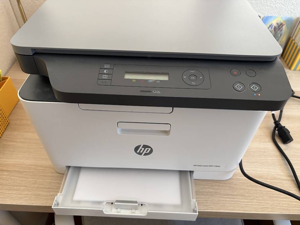 Hewlett Packard Stampanti: HP Laserdrucker farbig – Usato da Walliswil b.Wangen venduto da Tline70