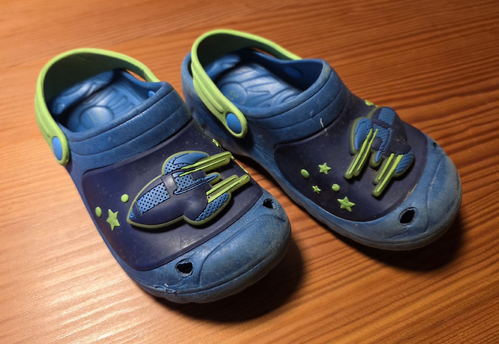 Scarpe per ragazzi: Crocsartige Schuhe Grösse 31 – Usato da Grünenmatt venduto da ras_7ksp