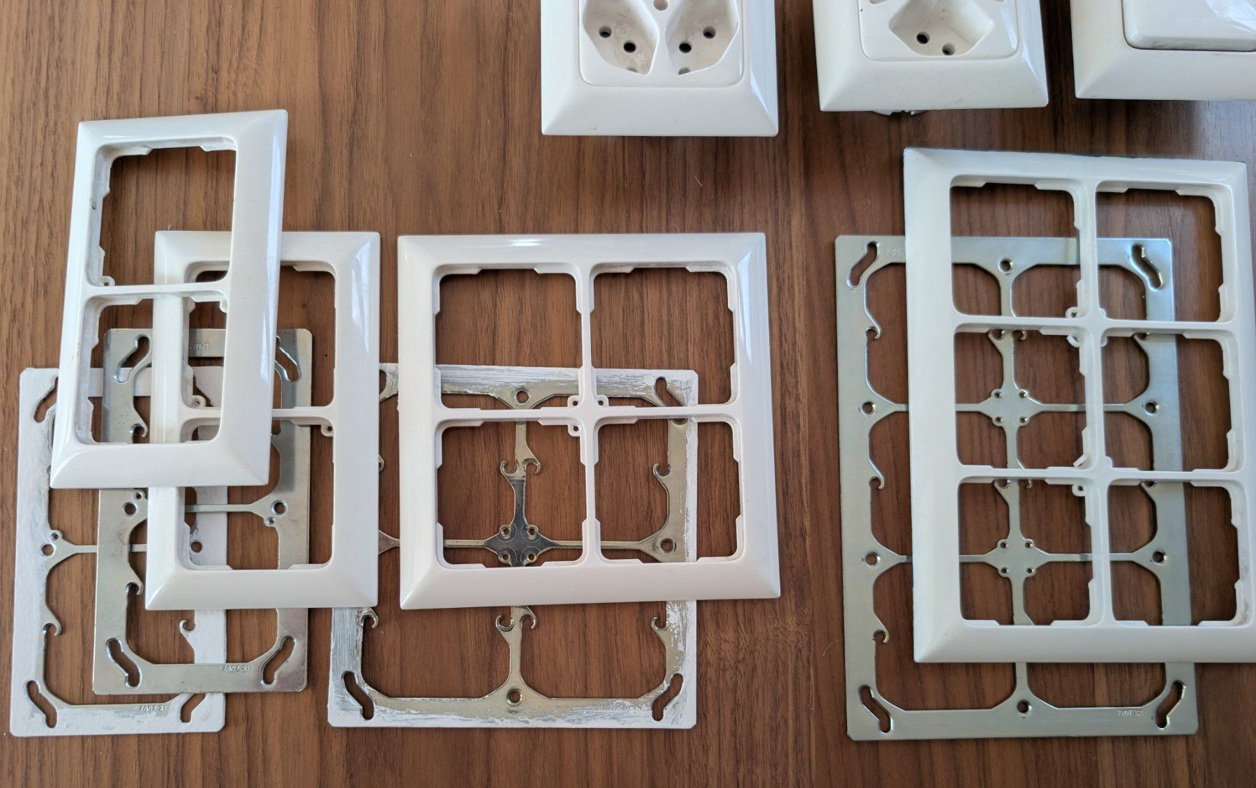 Legrand Interruttori: Legrand Steckdosen, Schalter, Taster, Dimmer, Deckel – Usato da Uster venduto da pat_69mq 3