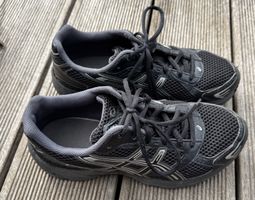 ASICS Laufschuhe Running Schuhe Gr. 39 Schwarz Silber