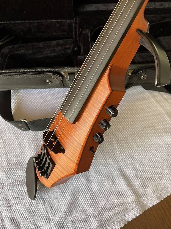 Strumenti musicali: Violon électrique NS – Usato da La Chaux-de-Fonds venduto da analucie 3