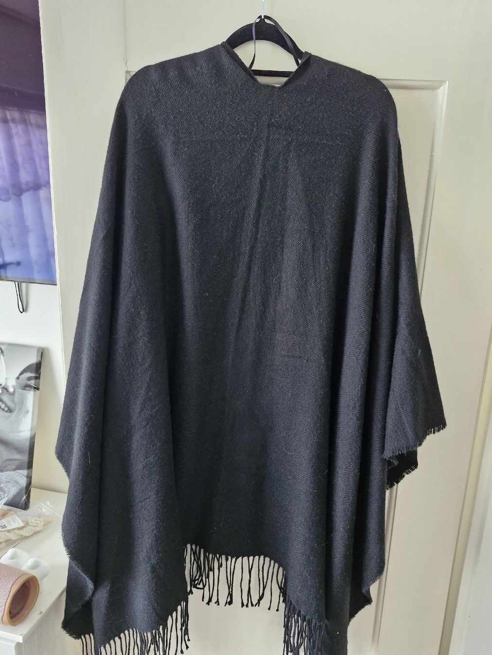 H&M Altro in Moda donna: Schwarzer Poncho – Usato da Breitenbach venduto da sabrinaa95 1