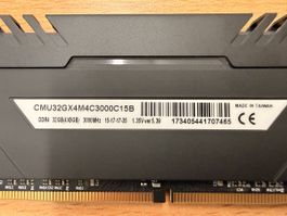 32GB DDR4 3000Mhz Ram von Corsair (4x8)