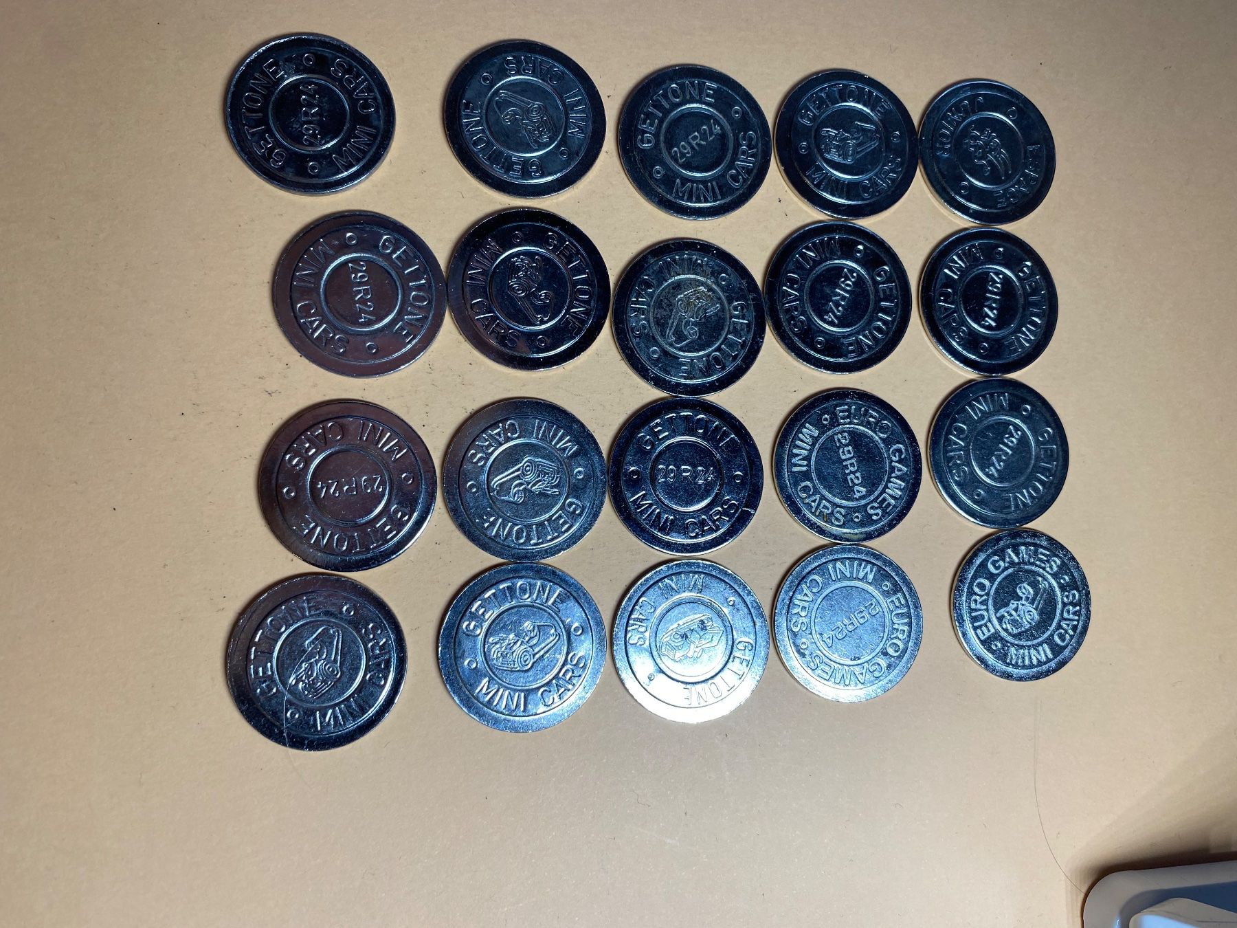 Medaglie: 20 Mini Cars Gettone Jetons – Usato da Vilters venduto da Zwaergli13