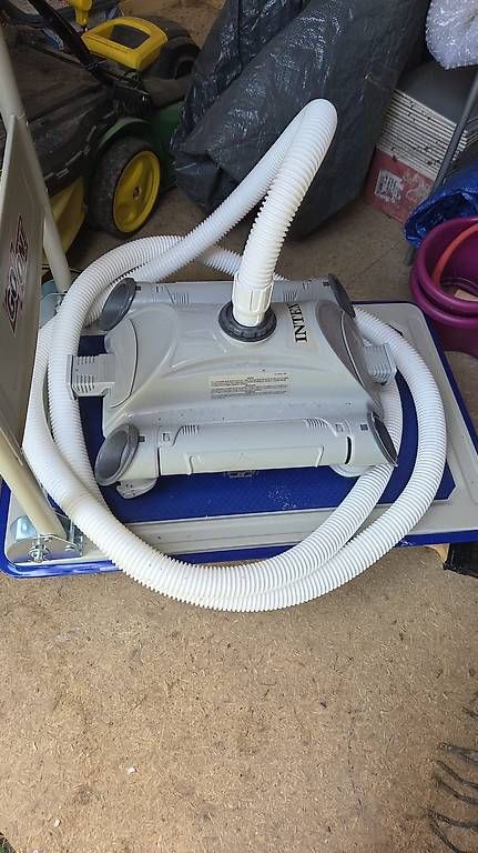 Piscine: Aspirateur de piscine Intex – Usato da Gimel venduto da CAO_77 2
