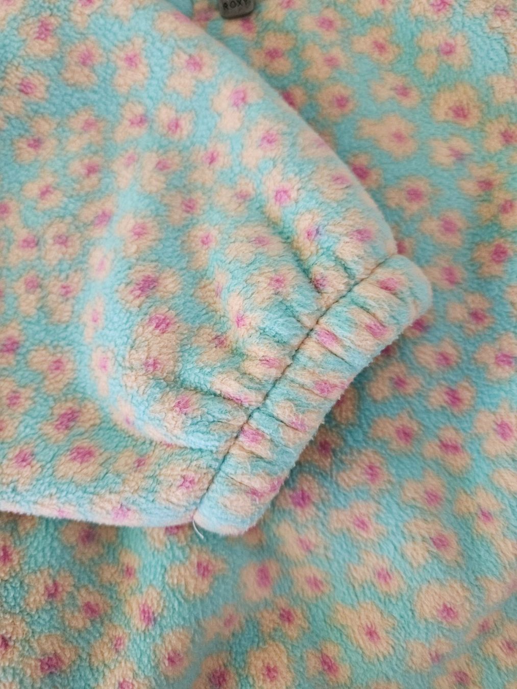 Roxy Pulls et sweat-shirts: Fleece Pullover Roxy Blumenmuster Gr.122 wenig getragen – Neuf (Voir description) à Häfelfingen par Selivia 5