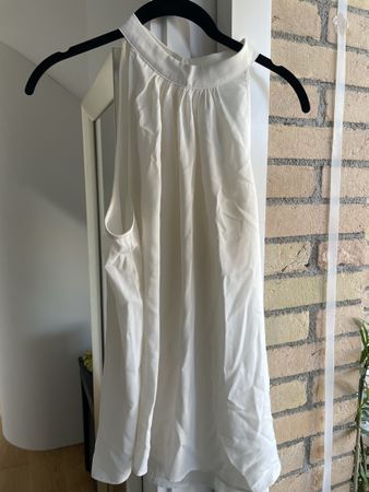 NEU Haltertop in Weiss, Grösse L - Sommerlicher Look!