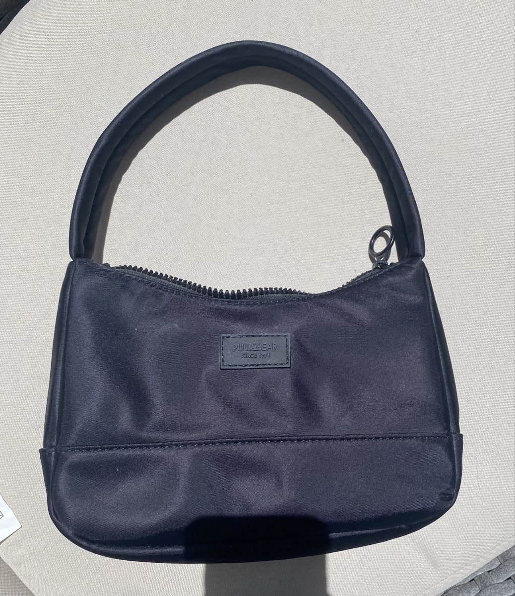 Pull&Bear Taschen für Damen: Sac en nylon Pull and Bear – Gebraucht aus St-Légier von lea_6k5s 1