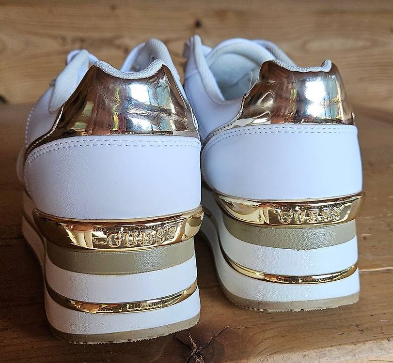 Guess Plateau Sneaker Weiss Gold Gr. 39 Acheter sur Ricardo