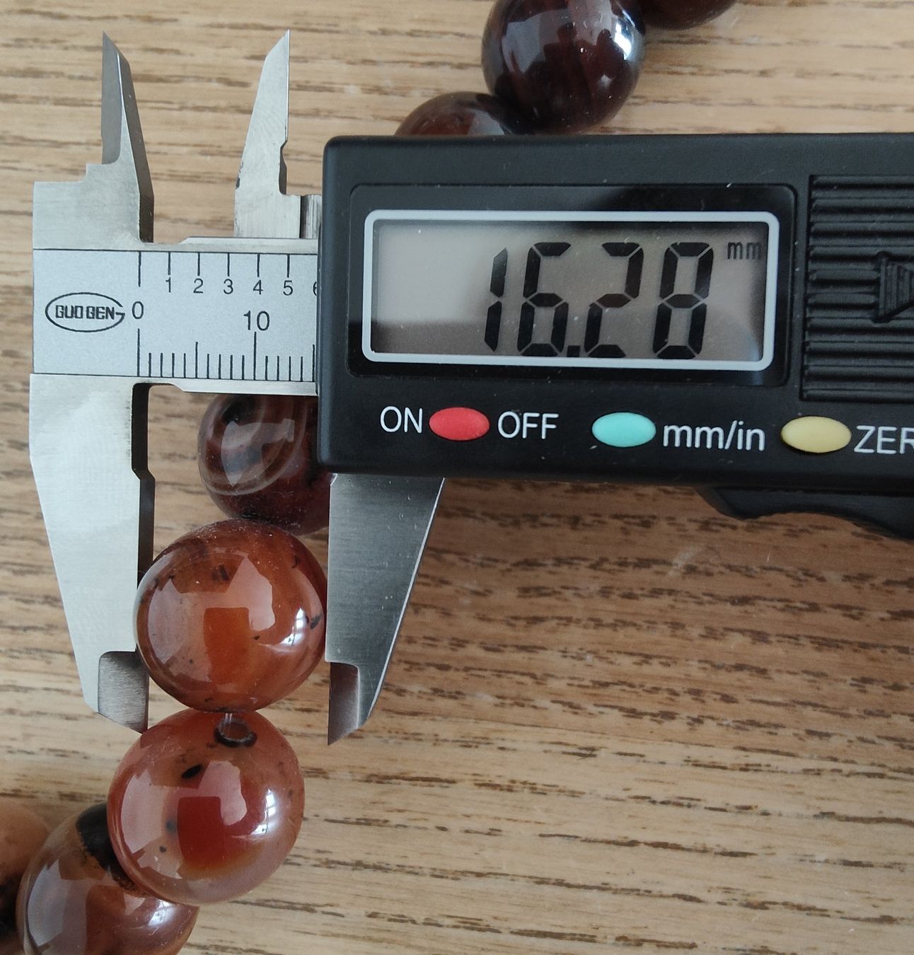 Pietre preziose: Buntachat Beads ca. 16mm, Strang – Nuovo e nell'imballaggio originale da Rümlang venduto da 21f 1
