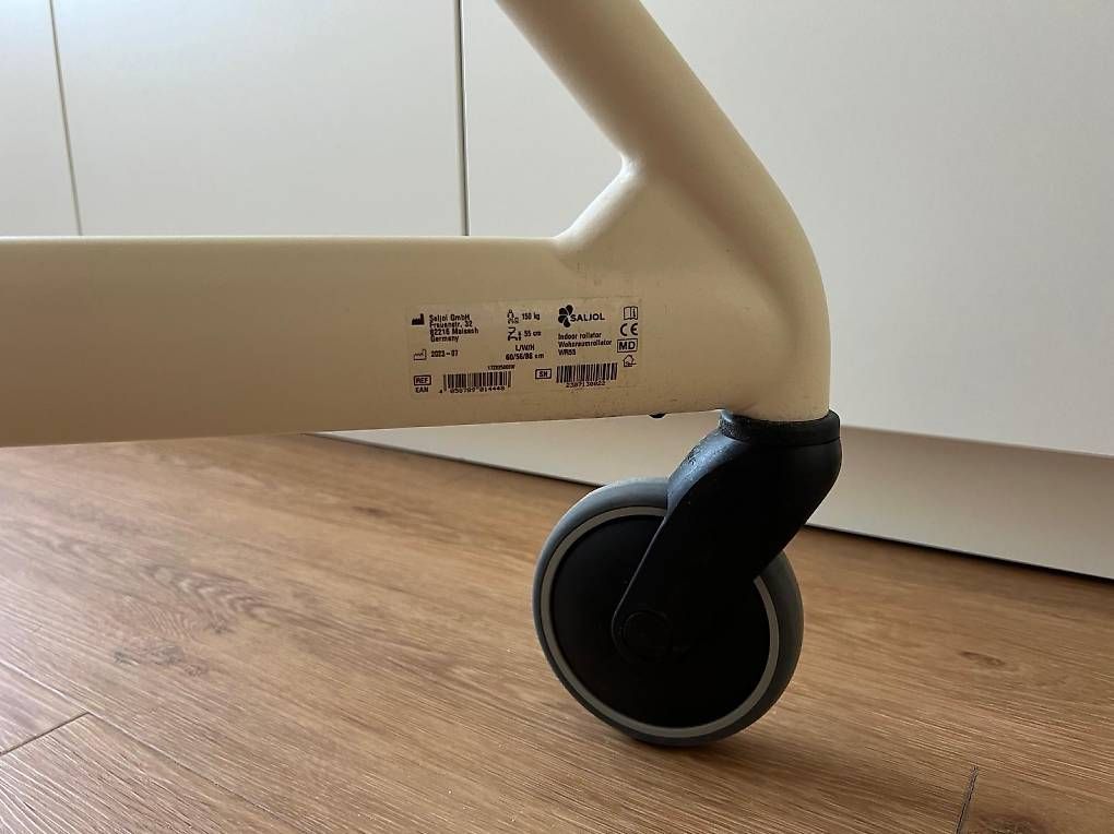 Ausili per la deambulazione: Saljol Indoor Rollator White – Usato da Unterengstringen venduto da nan_7src 3