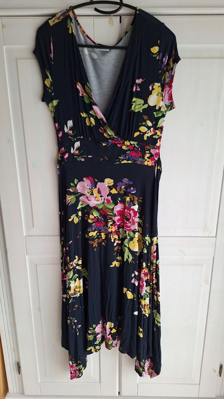 Vestiti: Sommerliches Maxikleid mit Blumenmuster, Grösse 38.Neu – Nuovo (secondo la descrizione) da werdenberg venduto da Nsmilles 2