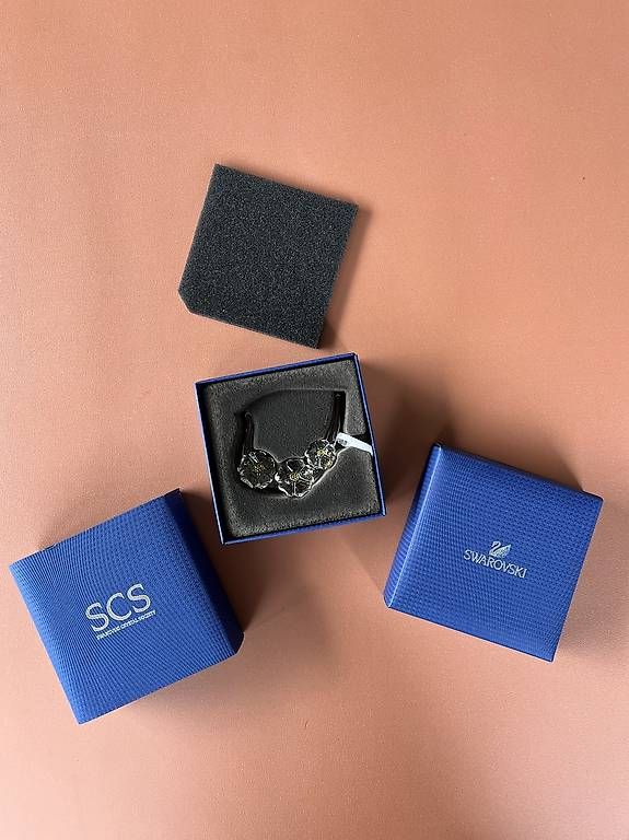 Swarovski Tutte le decorazioni: Swarovski SCS Ornament mit Blumen - originalverpackt – Nuovo e nell'imballaggio originale da Cham venduto da nininanana 1