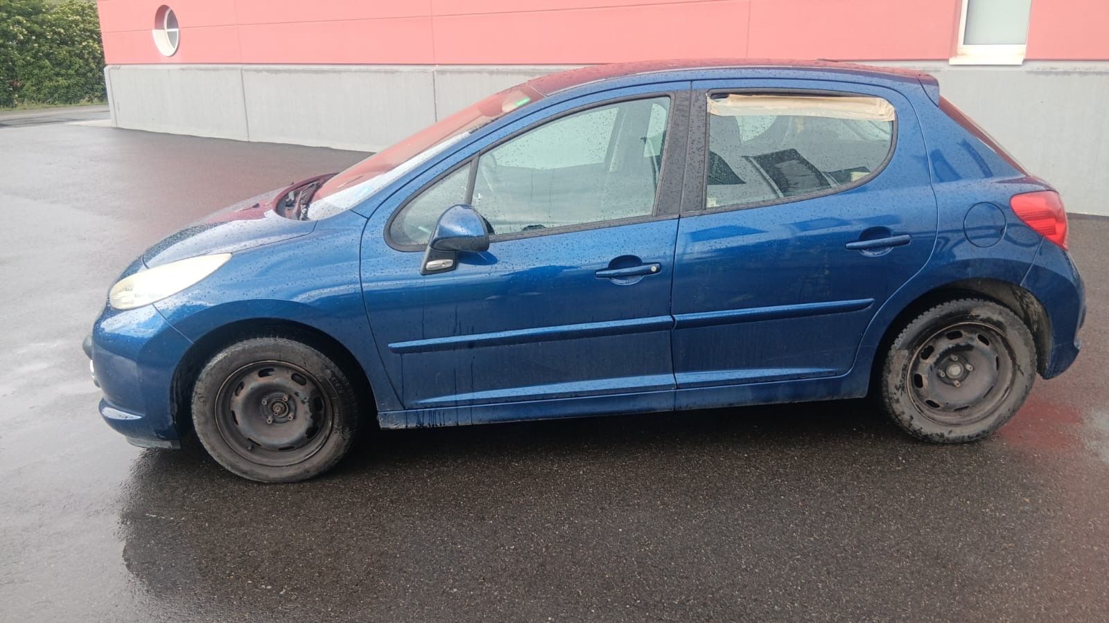 Peugeot Automobili: Peugeot 207 1.6i – Usato da Rebstein venduto da TonyRasta-Autohandel 1