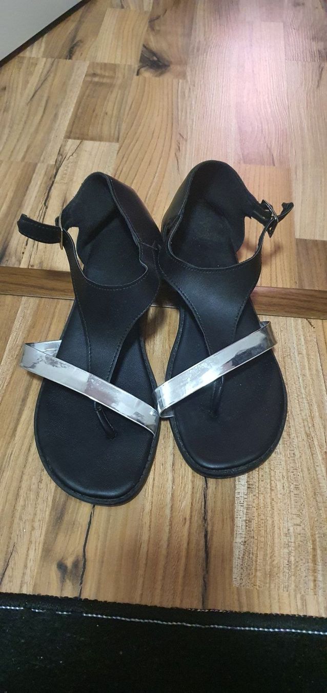 Scarpe da donna: Sandale Nr.40 – Usato da Mels venduto da ricoshop