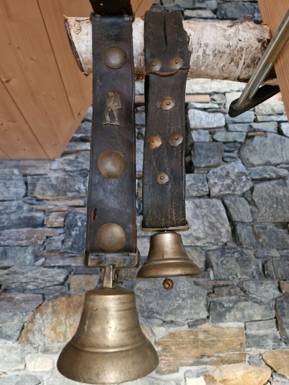 Cloches & sonnailles: Glocken Treicheln – D'occasion à Guarda par rue_bpd7