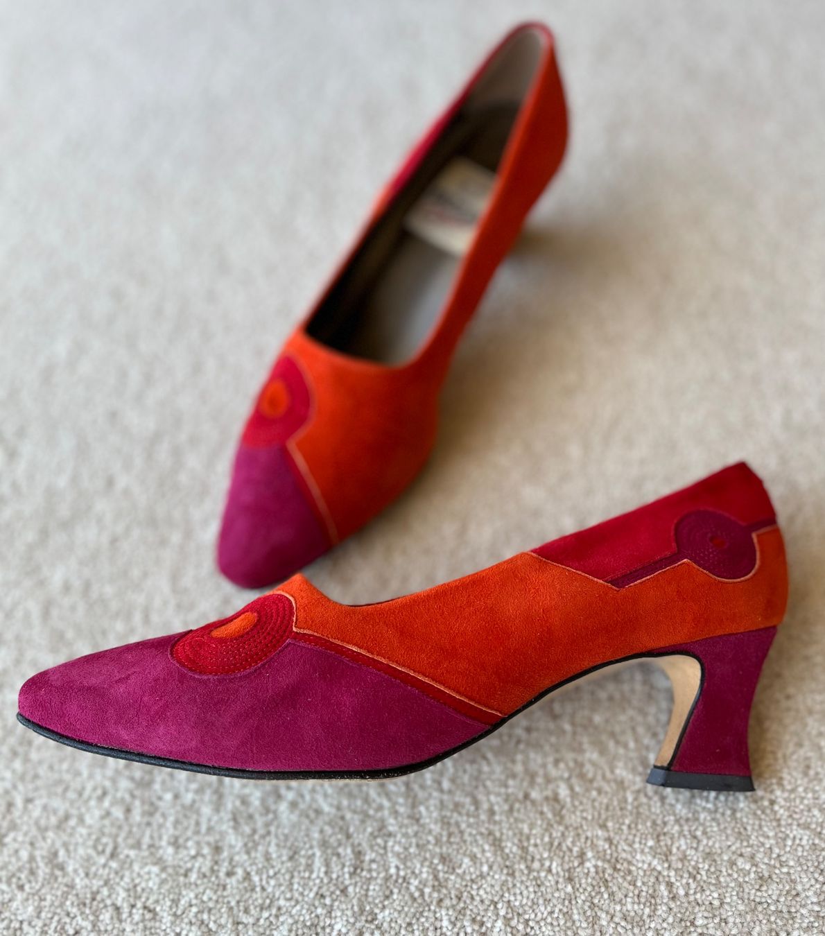 Chaussures femmes: Wildleder Pumps, Gr. 38.5 – D'occasion à Cham par SPORTSMOTION