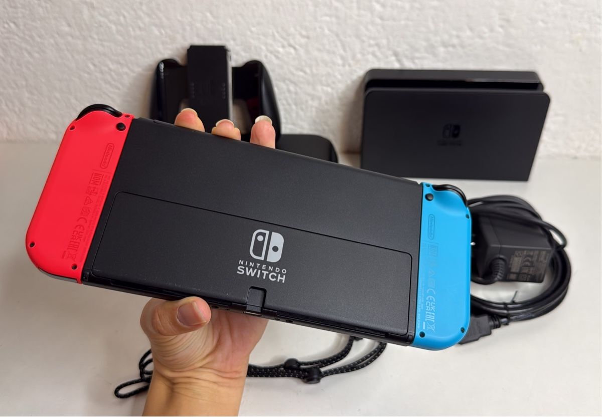 Nintendo Console: Nintendo Switch OLED - Great Condition 🎮 – Usato da Ehrendingen venduto da bubulence 2