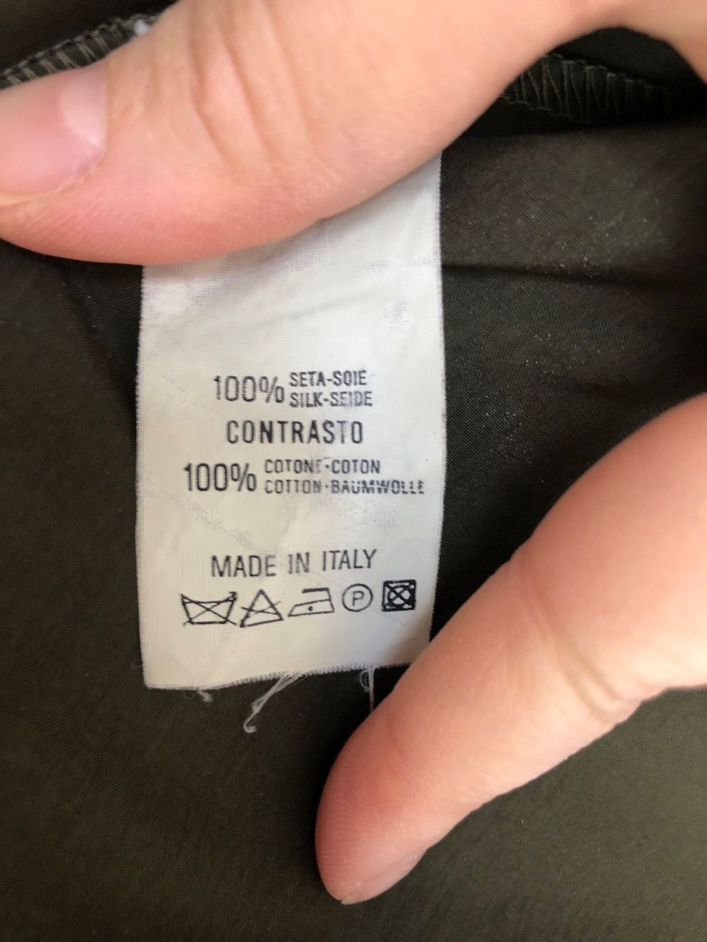 Camicette: Blouse en soie vert olive – Usato da Dotzigen venduto da SecondHandGems 5