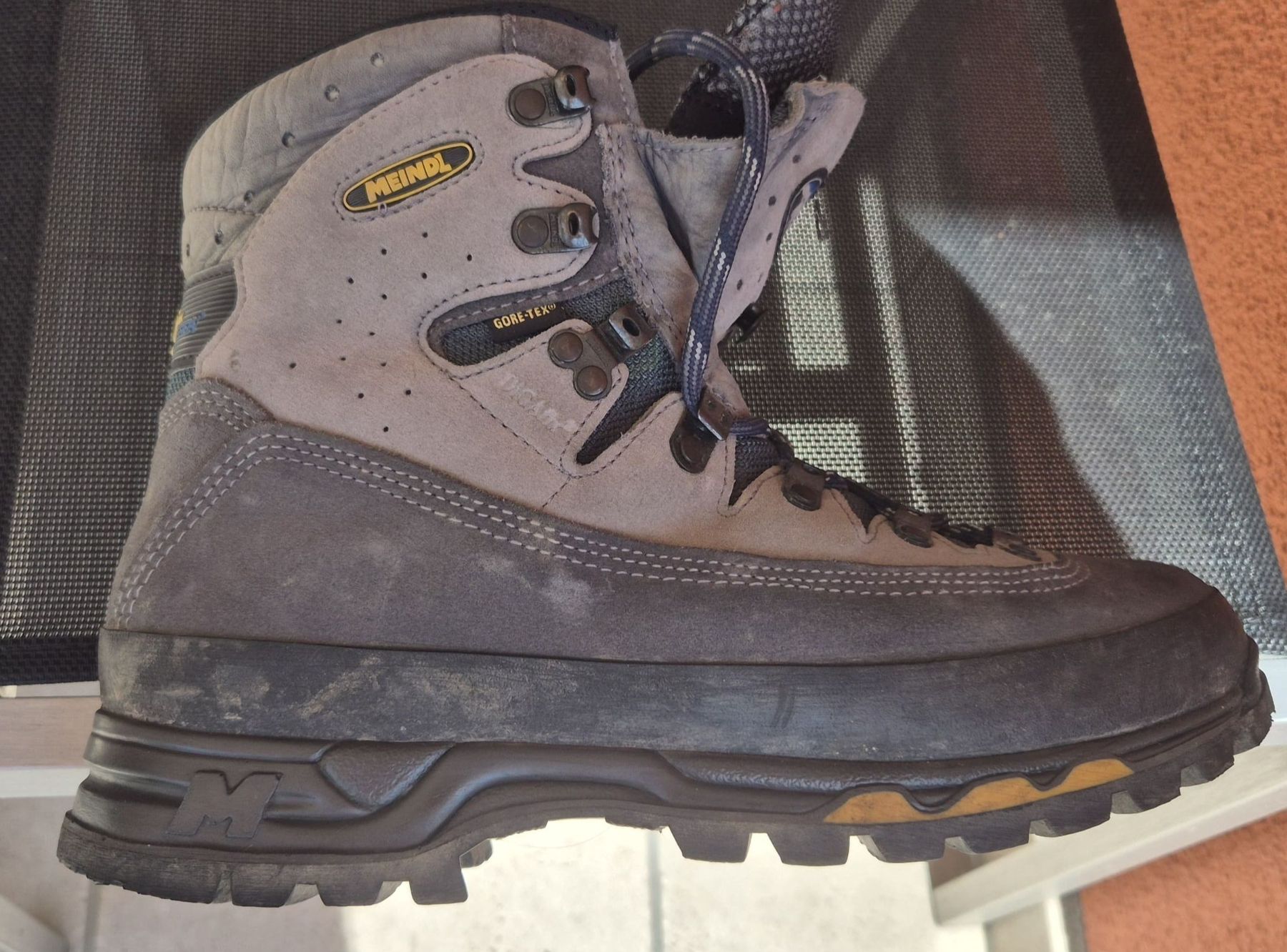 Chaussures hommes: Wanderschuhe – D'occasion à Schellenberg par Lizef