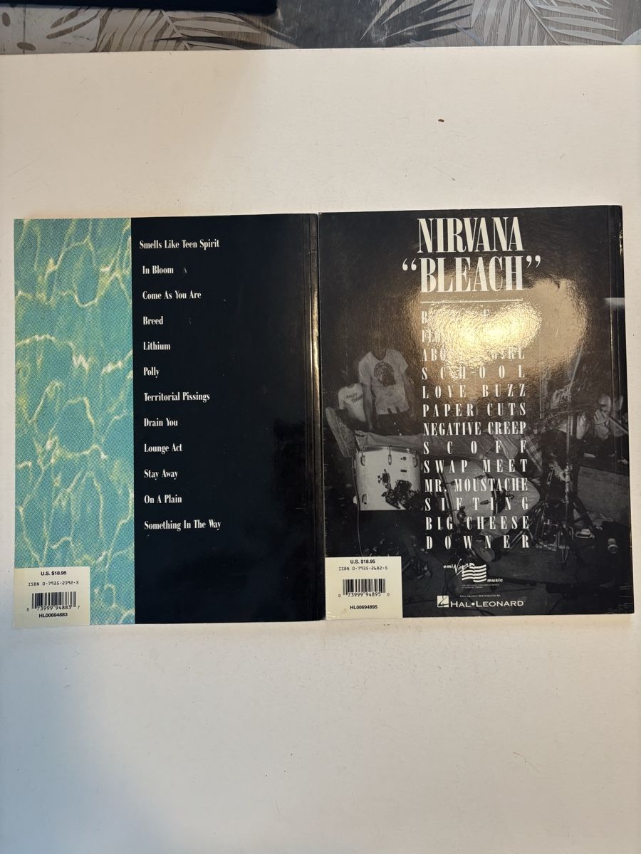 Bücher: 2x Partitions Nirvana - Nevermind / Bleach – Gebraucht aus Genève von sho_67qj 1