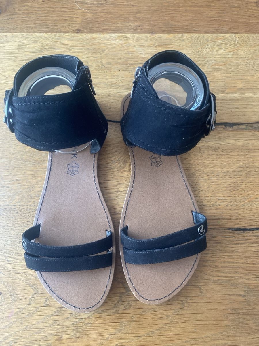 Chaussures femmes: Sandalen – D'occasion à Beride d. Bedigli. par Connina