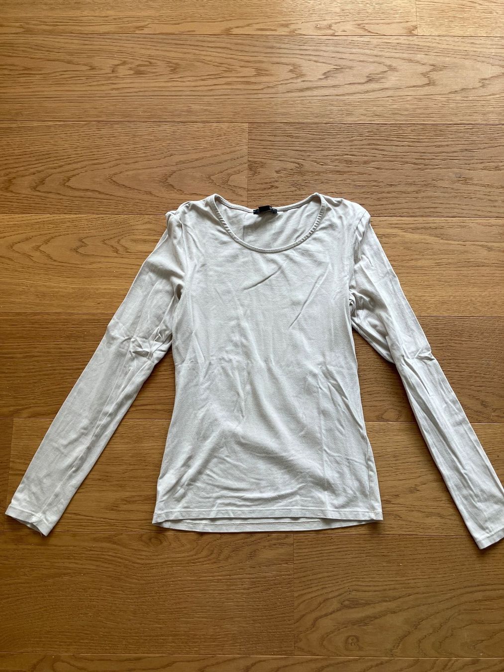 T-shirt: Amisu Langarmshirt, Gr. M, beige - Ideales Basic Teil! – Usato da Unterägeri venduto da Bettsofa123