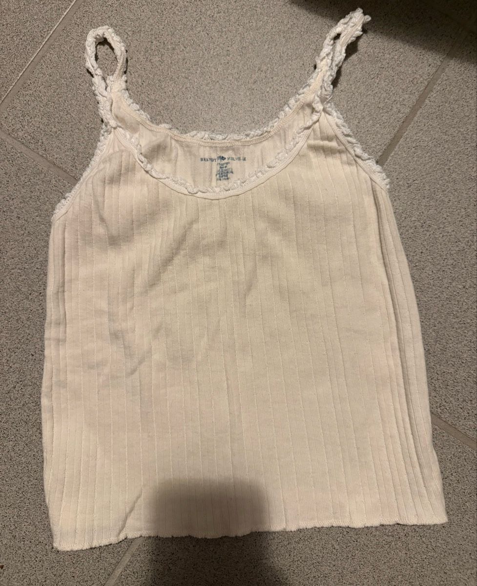 Brandy Melville Tops: Brandy melville top – D'occasion à Neukirch-Egnach par ann_6hc9