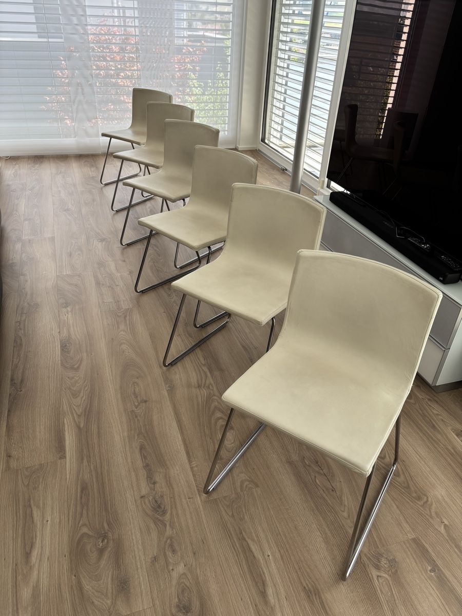 Ikea Sedie: 6 IKEA BERNHARD Lederstühle weiss/chrom – Usato da Freienwil venduto da stezis