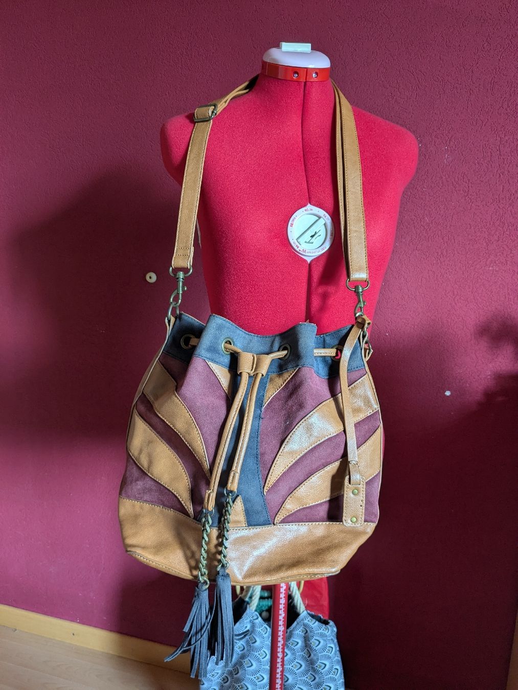 Sonstige Kleidung & Accessoires: sac bandoulière moa – Gebraucht aus Vionnaz von MarinaMGB