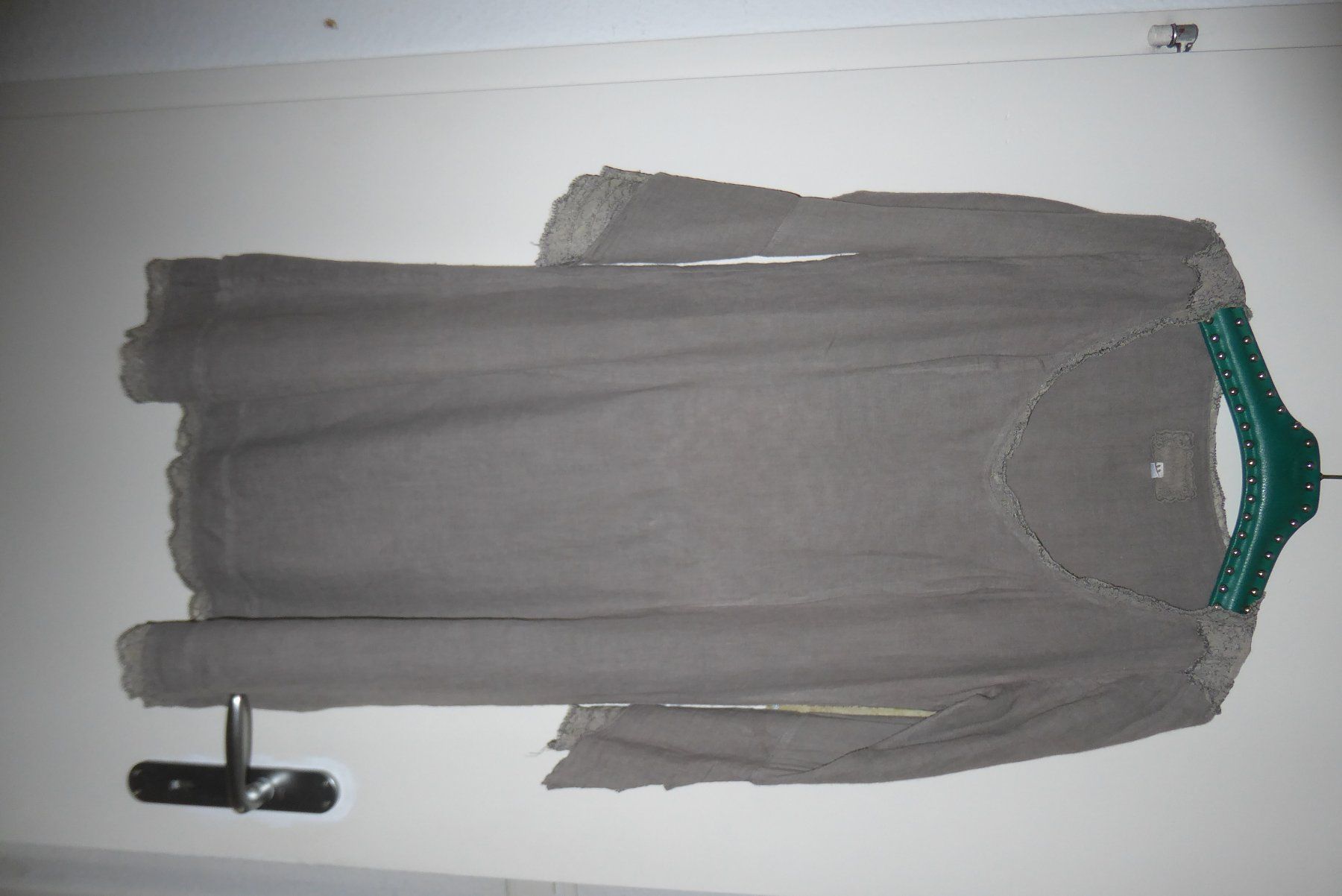 Kleider: Romantisches Kleid Gr M 3/4 Arm mit Spitzen 50% Leinen – Gebraucht aus Sargans von Benziner 8