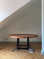 Holztisch rund 160cm mit abnehmbaren Beinen