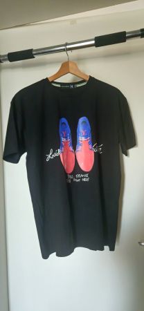 Schwarzes Designer T-Shirt, Grösse L, Top Zustand!