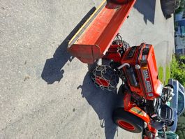 Traktor Kubota  mit Schneepflug