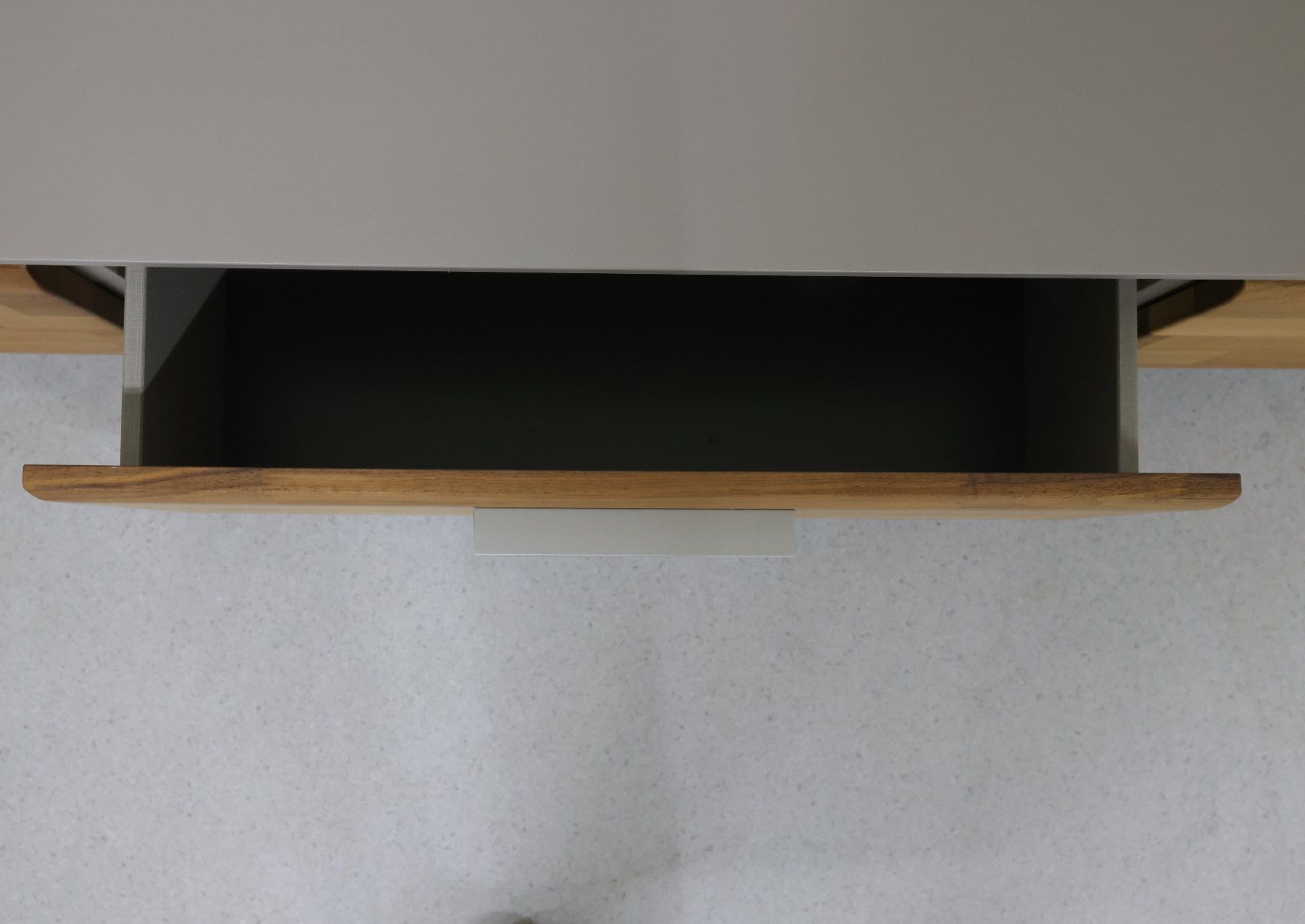 Mobili TV: TV-Lowboard aus Holz – Usato da Volketswil venduto da brockipfannenstil 8