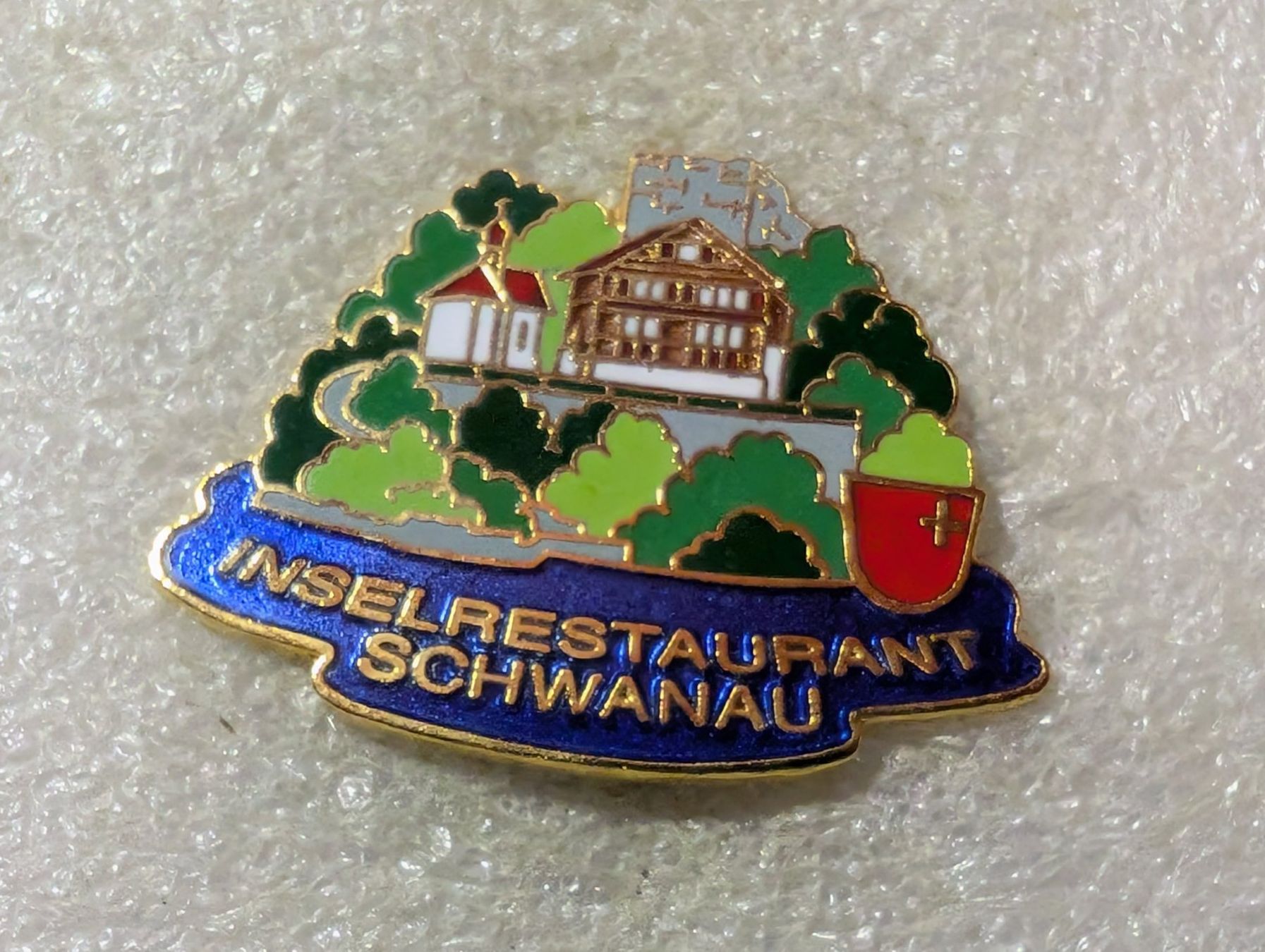 Placchette & Badge: Ansteckpin 177: Inselrestaurant Schwanau – Usato da Oppligen venduto da Pin-Fall-Shop