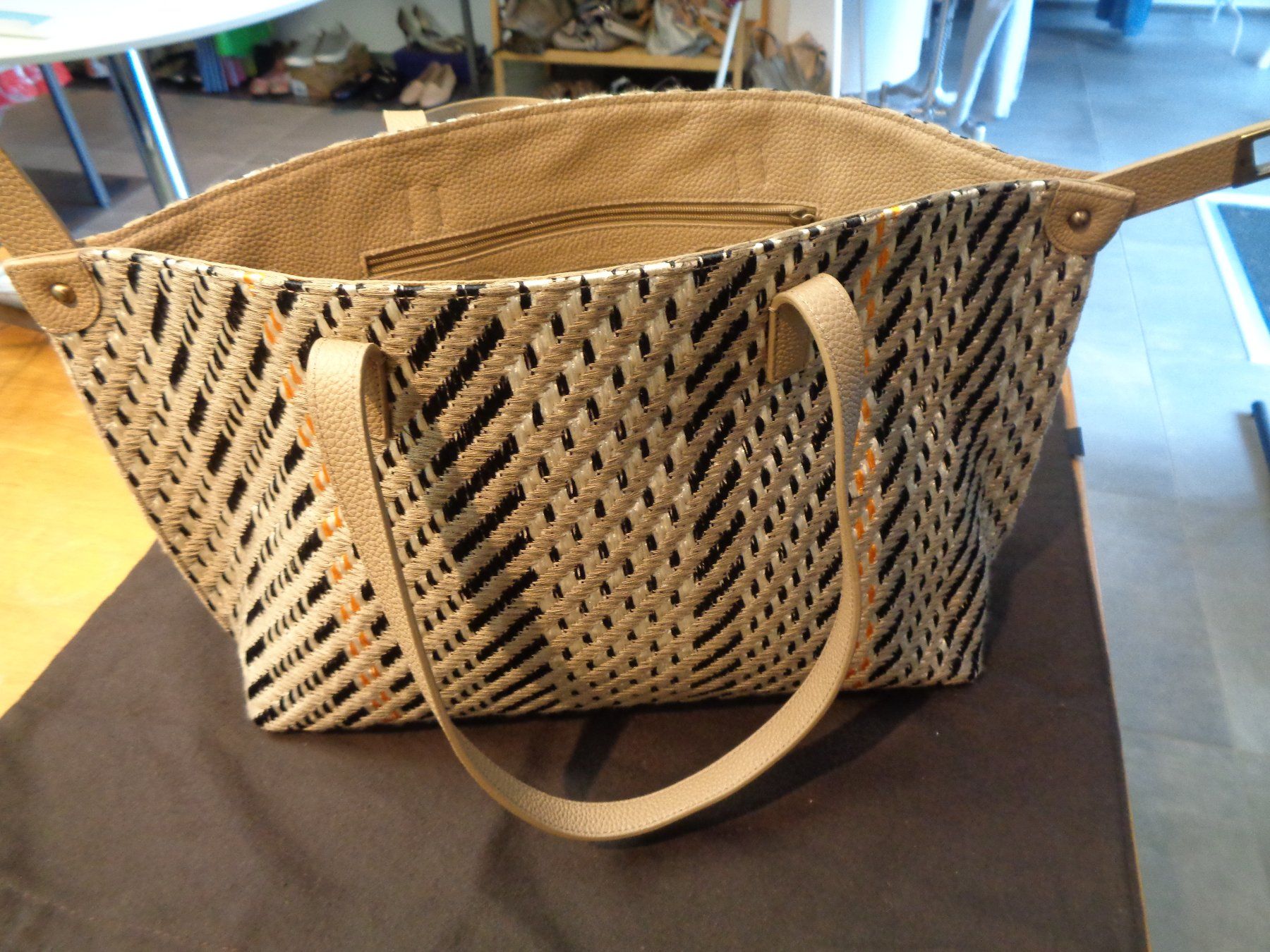 Akris Borse da donna: AKRIS Tasche AI - Neu – Nuovo (secondo la descrizione) da Arbon venduto da COCOplus