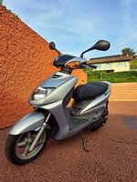 YAMAHA Cygnus Motorroller, silbergrau