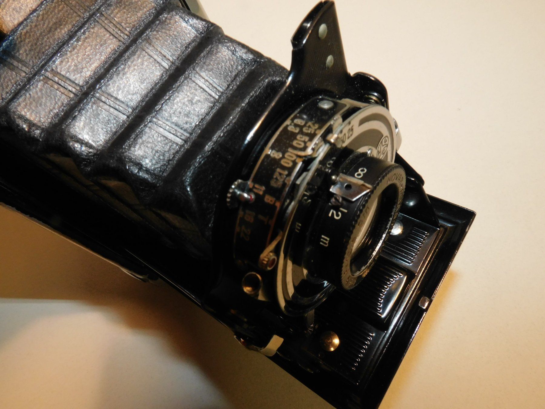 Zeiss Fotocamera: Zeiss Ikon antike Kamera mit Case – Usato da Sursee venduto da 76 1