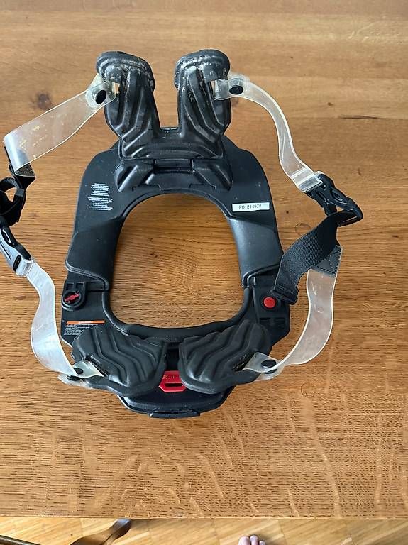 Schutz & Schoner: LEATT Neck Brace GPX 5.5 – Gebraucht aus Zürich von bebe_braun 3