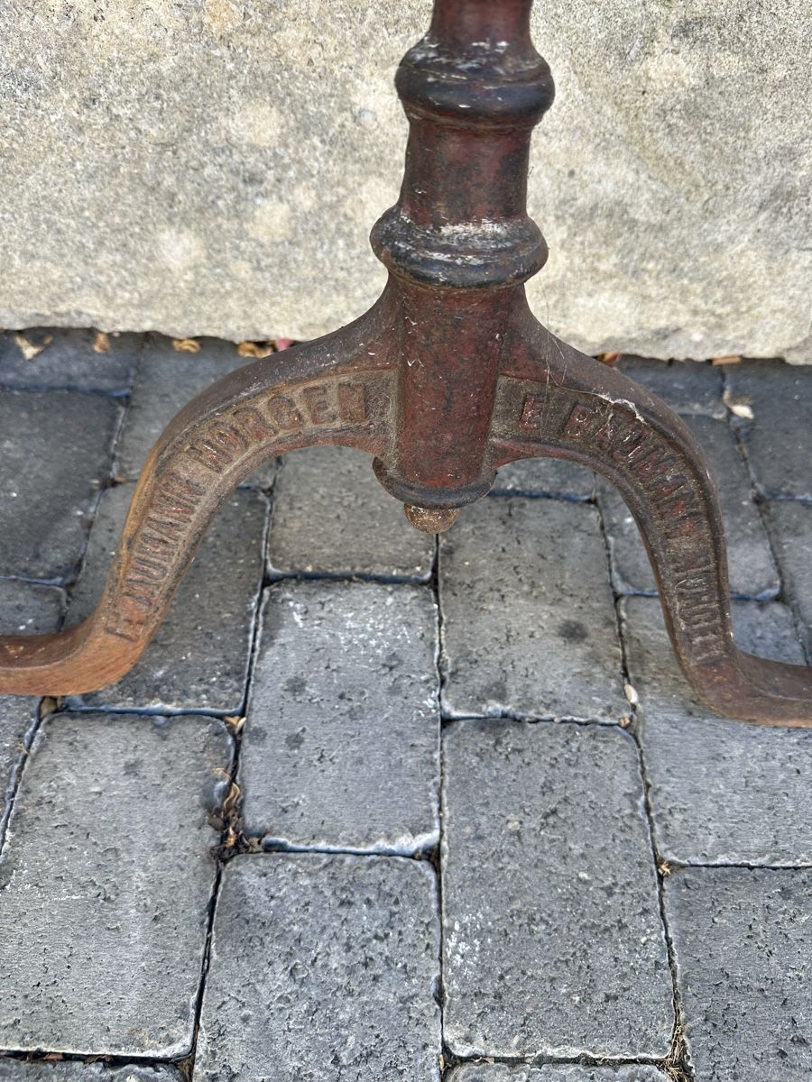 Altri mobili d'antiquariato: Tischbeine Gusseisen Horgen Glarus – Usato da Villmergen venduto da Bezdupe 1